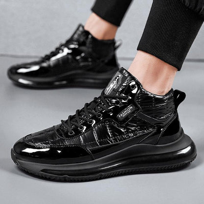 SOFT SOLE AND SURFACE LIGHTWEIGHT SNEAKERS